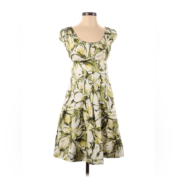 Banana Republic Knee Length Green and White Tropical Leaf Print Scoop Neck Dress - Picture 1 of 5